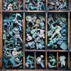 Plastic army men