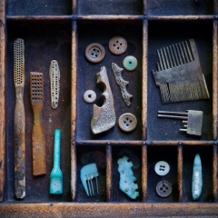 Bone & plastic combs, toothbrushes & buttons